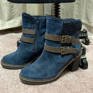 Fabulous Blue Suede Leather Boots! Size 7.5